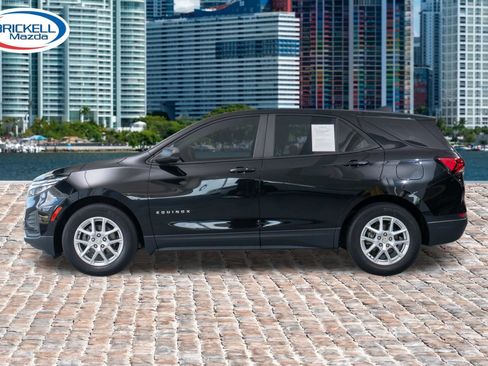 Used 2023 Chevrolet Equinox LS FWD image 4