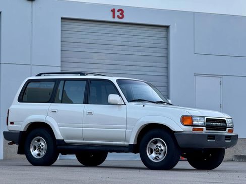 Used 1994 Toyota Land Cruiser image 1
