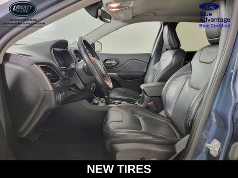 Used 2020 Jeep Cherokee Limited AWD/4WD image 13