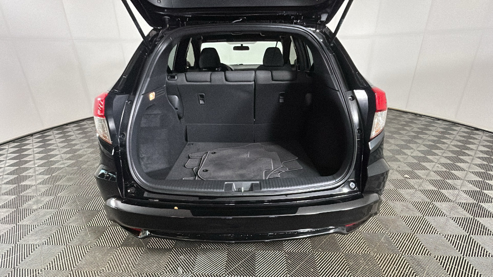 Used 2021 Honda HR-V Sport image 31