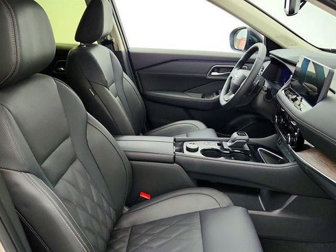 Used 2025 Nissan Rogue Platinum w/ Platinum Premium Package AWD/4WD image 24