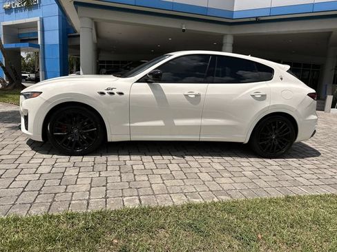 Used 2022 Maserati Levante GT AWD/4WD image 31