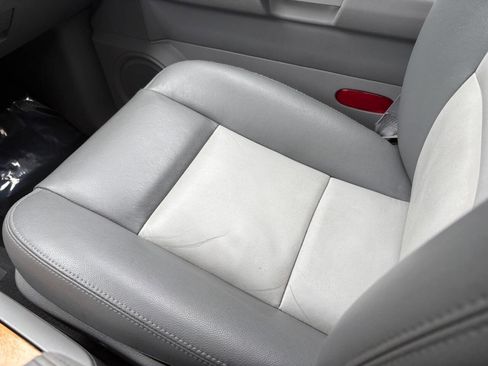 Used 2008 Chrysler Aspen Limited image 24