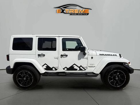 Used 2012 Jeep Wrangler Unlimited Sahara w/ Dual Top Group AWD/4WD image 7