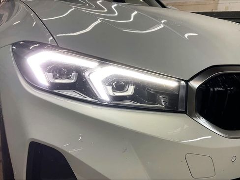 Used 2023 BMW 330i Sedan w/ Premium Package image 30