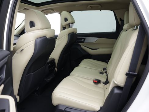 Used 2023 Acura MDX SH-AWD w/ Technology Package image 34
