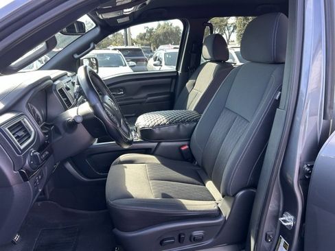 Used 2019 Nissan Titan SV w/ SV Convenience Package image 14