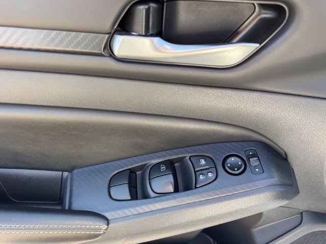 Used 2025 Nissan Altima 2.5 SV FWD image 15