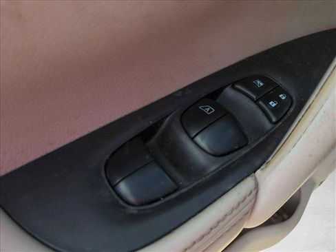 Used 2020 Nissan Rogue Sport SV w/ All-Weather Package FWD image 12