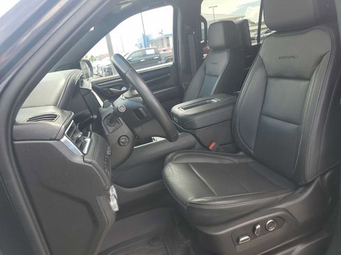 Used 2023 GMC Yukon Denali w/ Advanced Technology Package AWD/4WD image 21