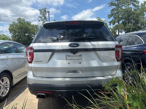 Used 2017 Ford Explorer Sport w/ Equipment Group 401A AWD/4WD image 5