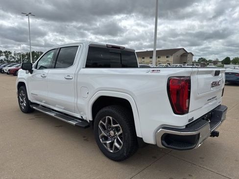 New 2026 GMC Sierra 1500 SLT AWD/4WD image 8