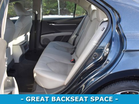 Used 2020 Toyota Camry SE image 9
