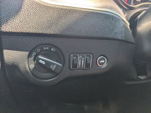 Used 2022 Dodge Charger SXT w/ Driver Convenience Group RWD image 23