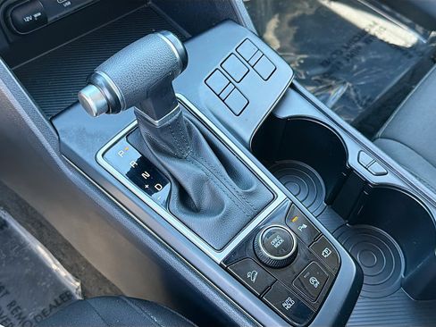Used 2024 Kia Sportage LX image 27
