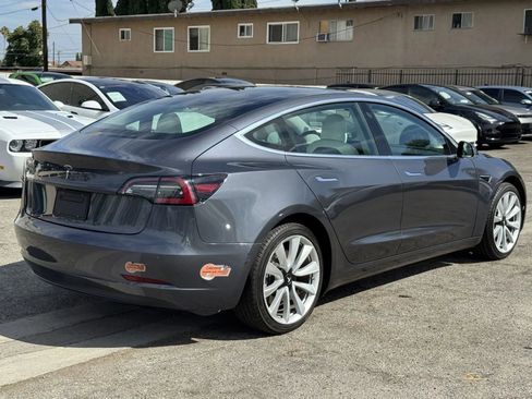 Used 2019 Tesla Model 3 Standard Range Plus image 4