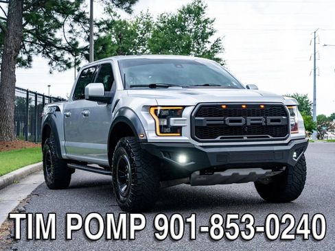Used 2017 Ford F150 Raptor w/ Equipment Group 802A Luxury AWD/4WD image 3