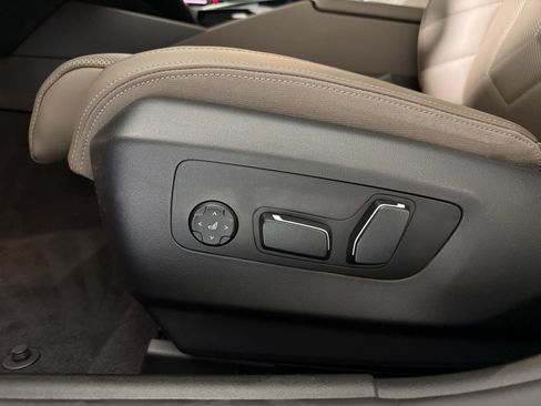 Used 2025 BMW 530i RWD image 14