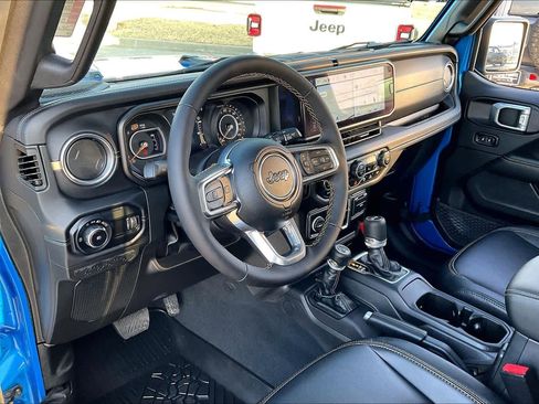 Used 2024 Jeep Wrangler Sahara w/ Technology Group image 16