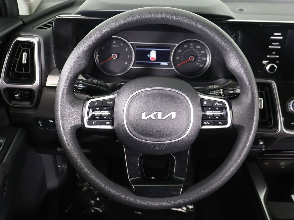 Used 2023 Kia Sorento LX FWD image 39
