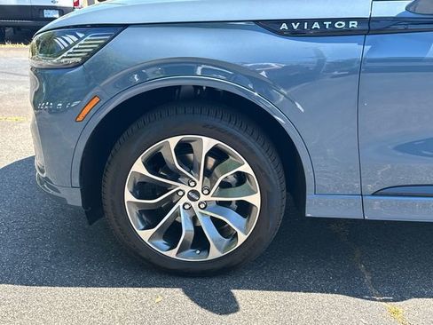 New 2026 Lincoln Aviator AWD w/ Jet Appearance Package image 12