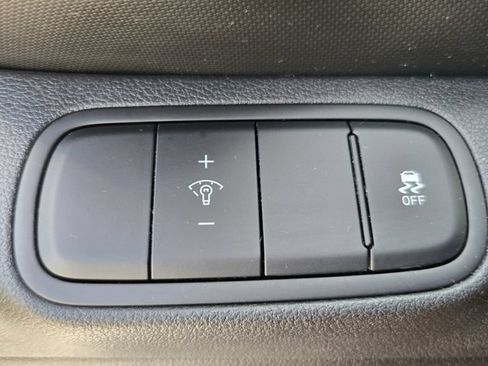 Used 2025 Hyundai Venue SE FWD image 23