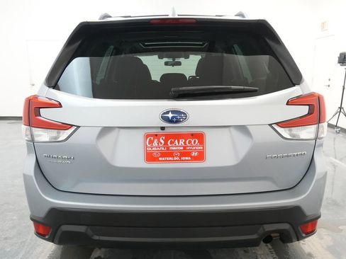 Used 2021 Subaru Forester Premium image 7