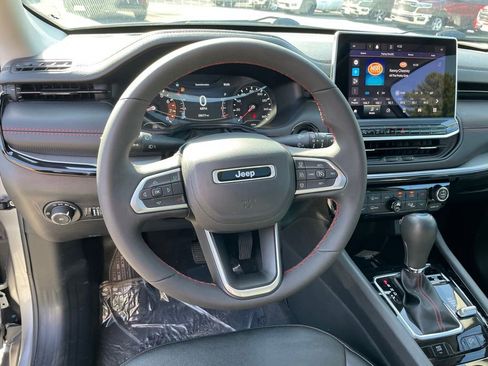 Used 2022 Jeep Compass Trailhawk w/ Sun and Sound Group AWD/4WD image 11