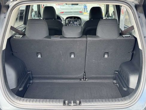 Used 2025 Kia Soul LX w/ LX Technology Package FWD image 14