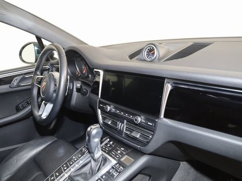 Used 2020 Porsche Macan image 48