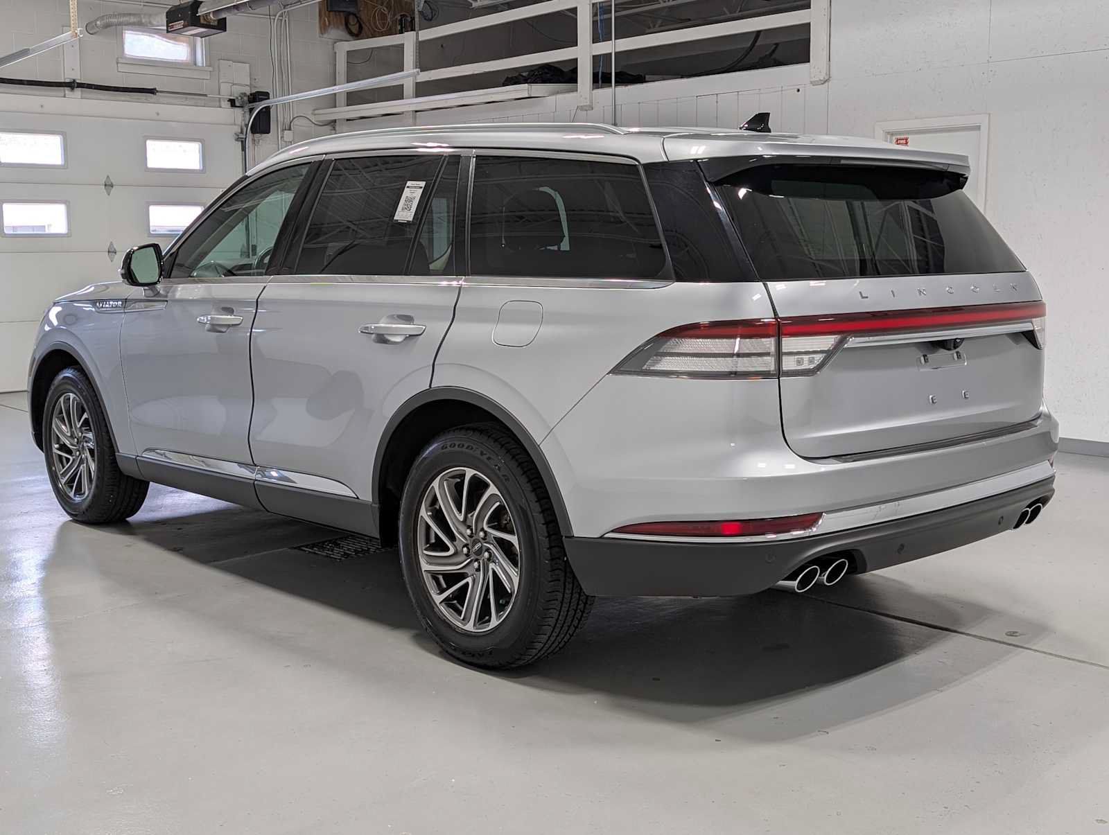 Used 2021 Lincoln Aviator AWD w/ Elements Package image 10