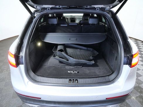 Used 2016 Lincoln MKX Reserve w/ Climate Package AWD/4WD image 9