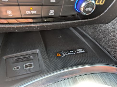 Used 2022 Buick Enclave Essence w/ Experience Buick Package AWD/4WD image 19