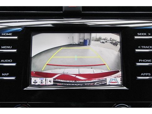 Used 2019 Toyota Camry SE image 21