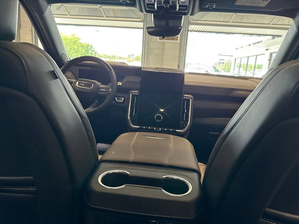 New 2026 GMC Yukon XL Denali Ultimate AWD/4WD image 17