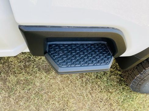 New 2025 Chevrolet Silverado 2500 Custom image 20