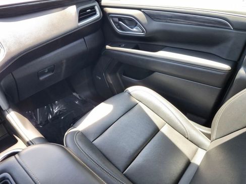 Used 2022 GMC Yukon XL SLT w/ SLT Premium Package AWD/4WD image 13
