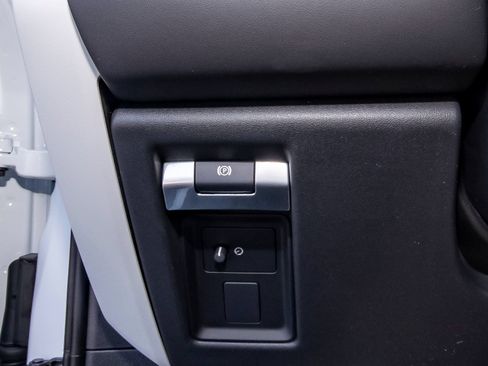 New 2026 Land Rover Defender 110 X-Dynamic SE AWD/4WD image 25