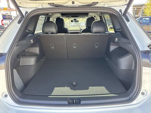 New 2026 Volkswagen Tiguan SE R-Line FWD image 6