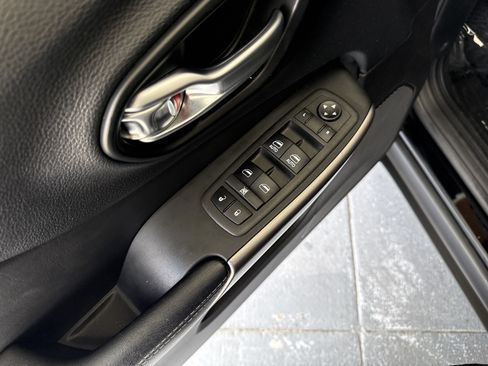 Used 2022 Jeep Cherokee Latitude Lux AWD/4WD image 14