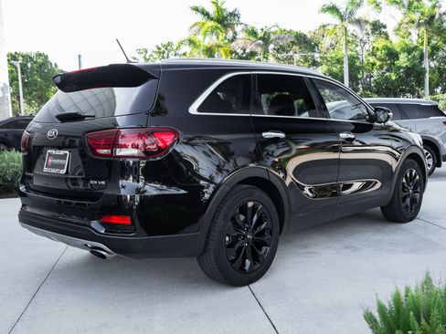 Used 2020 Kia Sorento EX FWD image 24