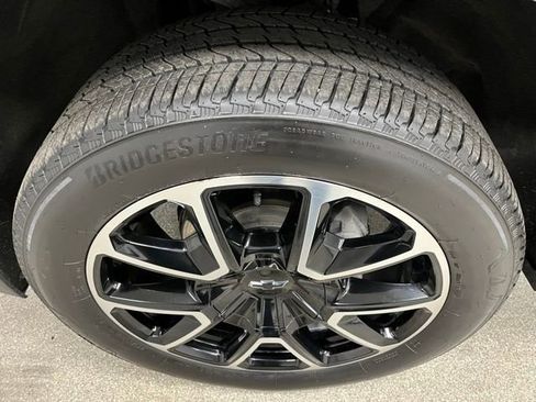 Used 2022 Chevrolet Tahoe RST w/ Luxury Package AWD/4WD image 15