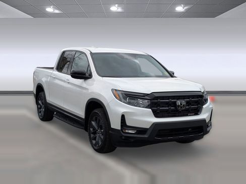 Used 2025 Honda Ridgeline Sport image 7