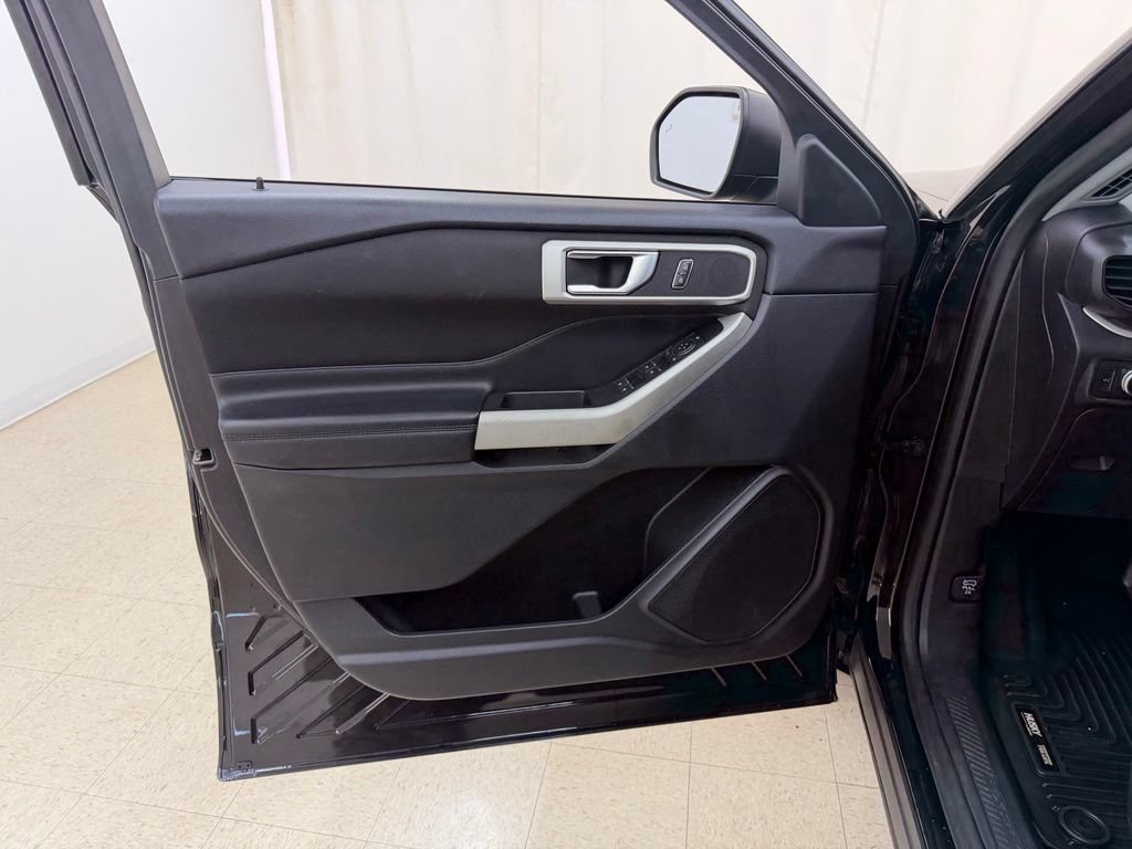 Used 2020 Ford Explorer XLT w/ Comfort Package AWD/4WD image 21