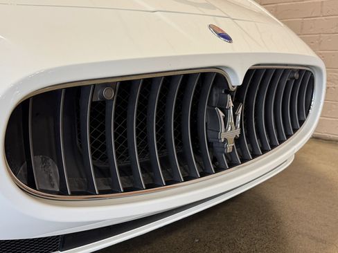 Used 2011 Maserati GranTurismo Convertible RWD image 24