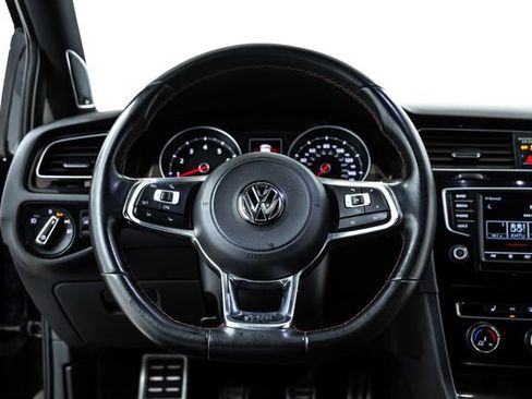 Used 2017 Volkswagen GTI SE image 27