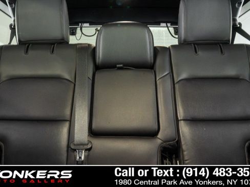 Used 2023 Jeep Wrangler Unlimited Rubicon w/ LED Lighting Group AWD/4WD image 34