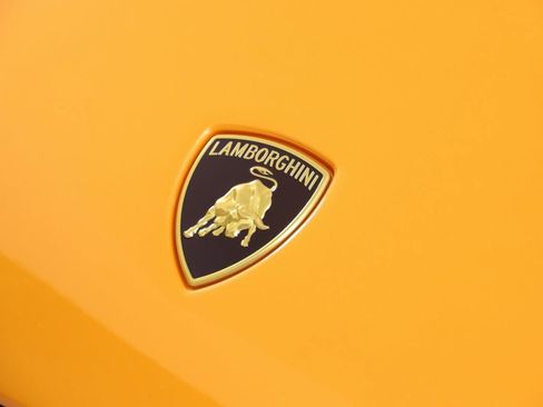 Used 2022 Lamborghini Huracan EVO image 19