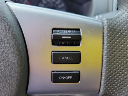 Used 2014 Nissan Frontier SV image 23