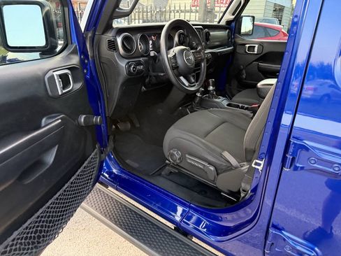 Used 2020 Jeep Wrangler Unlimited Sport AWD/4WD image 2